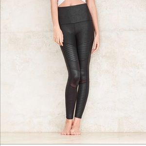 Sold !!Alo yoga metallic moto leggging